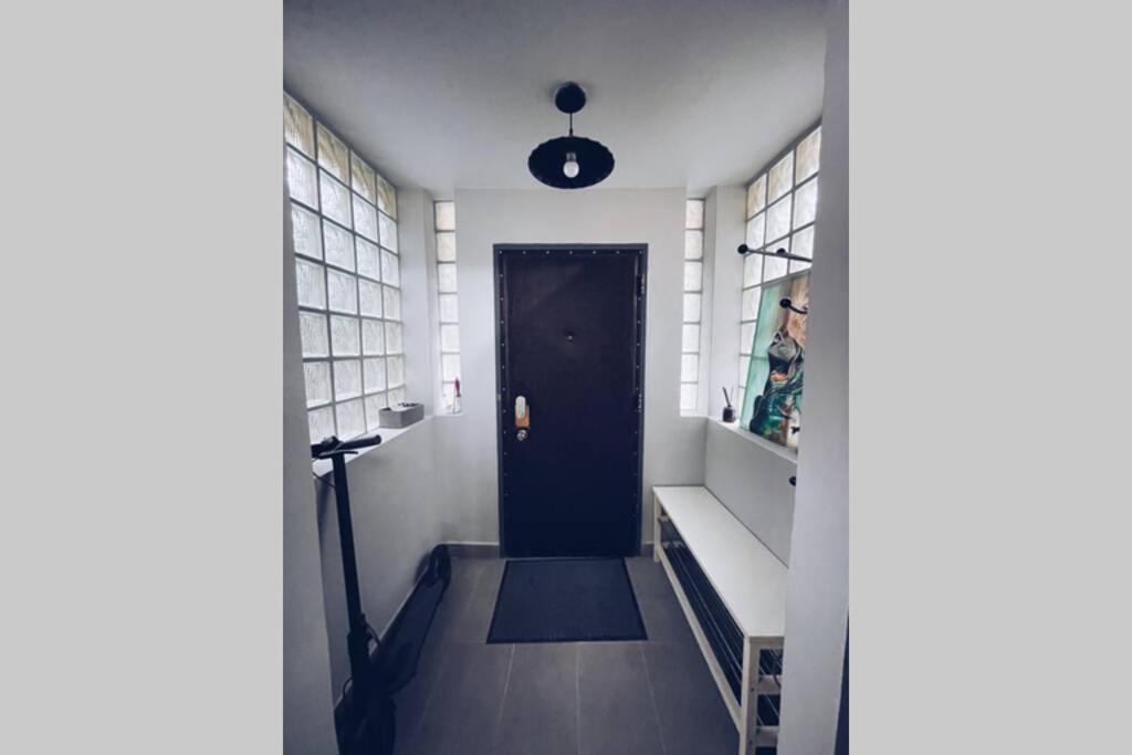 ☆Modern High Ceiling Apartment - Heart Of The City Oradea Exterior foto